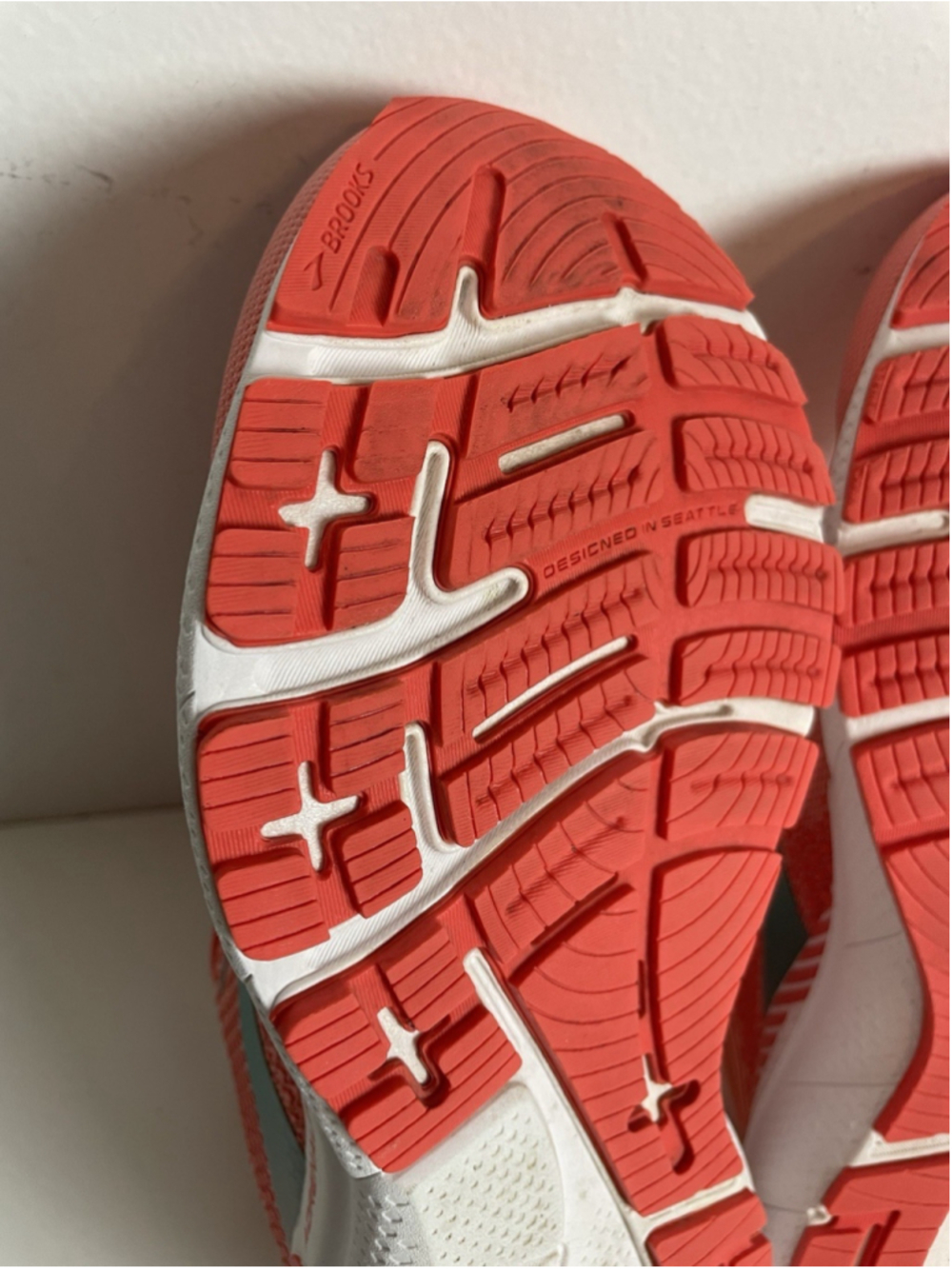 Brooks Adrenaline GTS 22 Running Shoes Womens Size 8.5 Coral Athletic Sneakers - Picture 10 of 14
